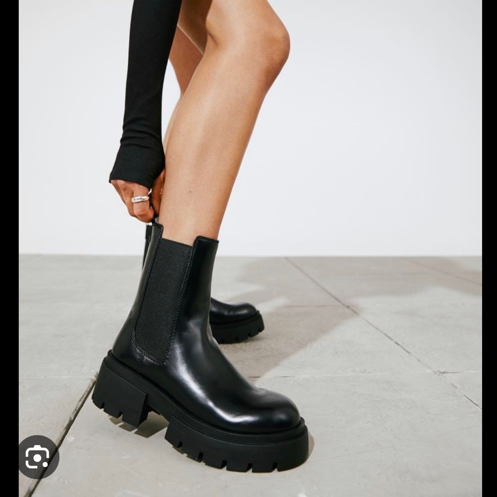 Leather Platform Chelsea Boots